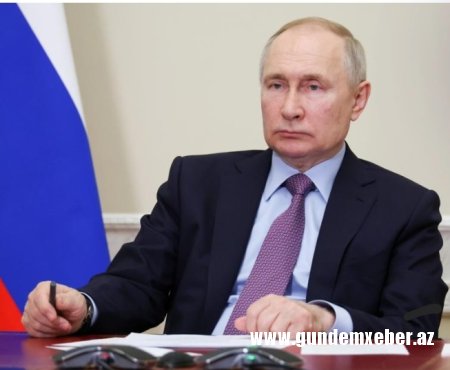 Putin xarici agentlərin fəaliyyət qaydasının pozulmasına görə sanksiyaları müəyyən edən qanunları imzalayıb