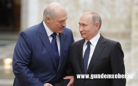 Putin və Lukaşenko telefonla son vəziyyəti müzakirə ediblər
