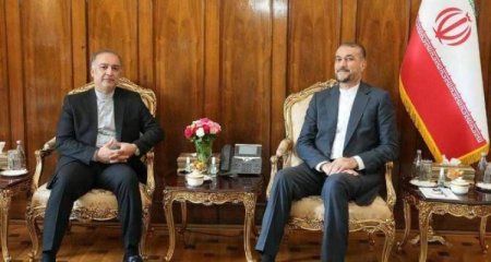 İran Azərbaycanda çalışmış diplomatı Ermənistana səfir göndərdi