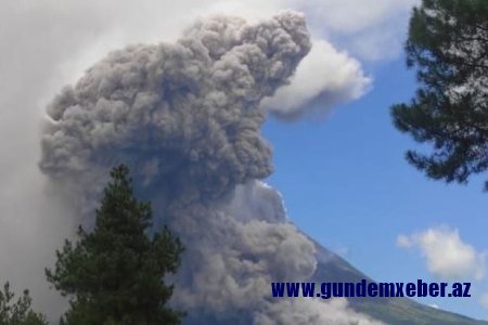 İndoneziyada Merapi vulkanı püskürüb