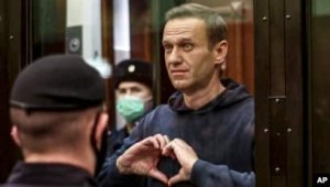 Aİ Navalnıya qarşı pis rəftarda məsul bildiyi şəxslərə sanksiya tətbiq edib