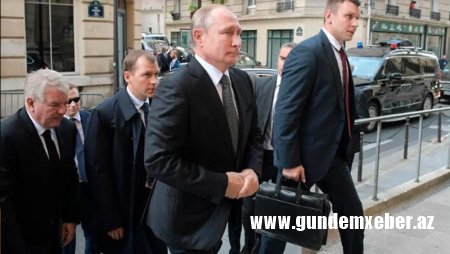 Putinin "nüvə çamadanı"nı daşıyan və onu daim müşayiət edənlərin adları açıqlandı (FOTO)