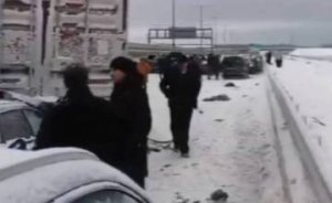 Rusiyada 30-dan çox avtomobil toqquşub: 4 ölü, 16 yaralı - Yenilənib