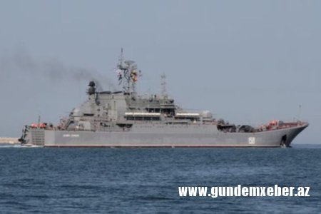 Ukrayna ordusu Rusiyanın ən böyük desant gəmisini vurdu - VİDEO