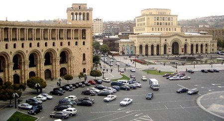 Ermənistanda separatçı rejimin maşınlarına həbs gətirilir?