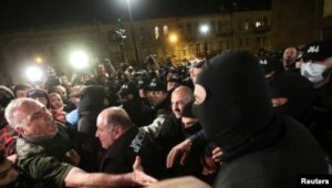 Gürcüstan parlamenti Avropa İttifaqının etiraz etdiyi "xarici agentlər" qanun layihəsinin qəbuluna çalışır