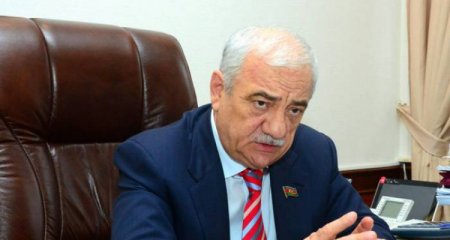 Deputat stadionların qanunsuz satılmasında ittiham olunur: Dövlətin malını dədə malı kimi satır...