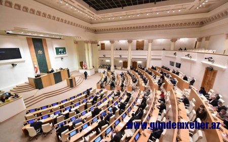 Gürcüstan parlamenti məhbusların kütləvi amnistiyası haqqında qanun layihəsini dəstəkləyib