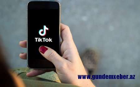 "TikTok"da ərinin xəyanət etdiyini görən qadın DƏHŞƏT SAÇDI