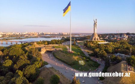 Ukrayna təbii sərvətlərə dair saziş layihəsini ABŞ-yə göndərib