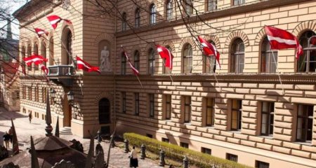 Latviya bank sektorunda rus dilini qadağan edir
