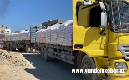 İsrail: Qəzzaya humanitar yardım daşıyan ilk beş yük maşını buraxılıb
