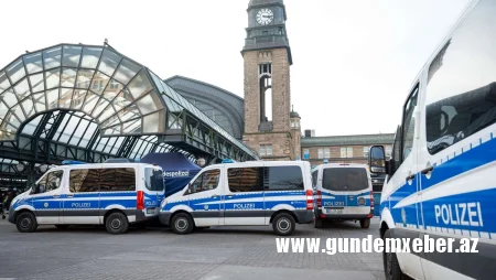 Hamburq vağzalında qadın bıçaqla insanlara hücum etdi: 10-dan çox yaralı var