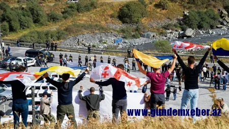 Gürcüstan Rusiyadan çıxarılan ukraynalıları sərhəddən buraxmır