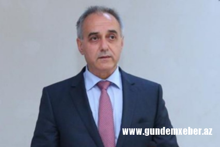 Binəqədi İH başçısı yaşlı qadınlara küçəni yudurtdu –FOTOLAR
