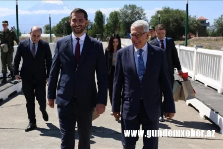 Ermənistan və Türkiyə Gümrü-Qars dəmir yolunun bərpası imkanlarını araşdıracaq